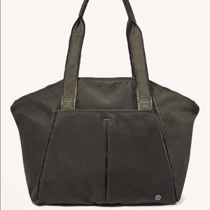 Lululemon tote bag